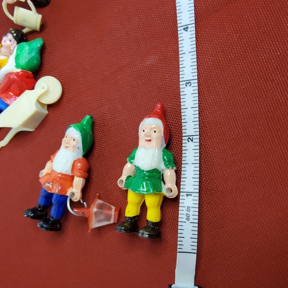 Snow White and the Seven Dwarfs cake topper - Picture 11 of 12